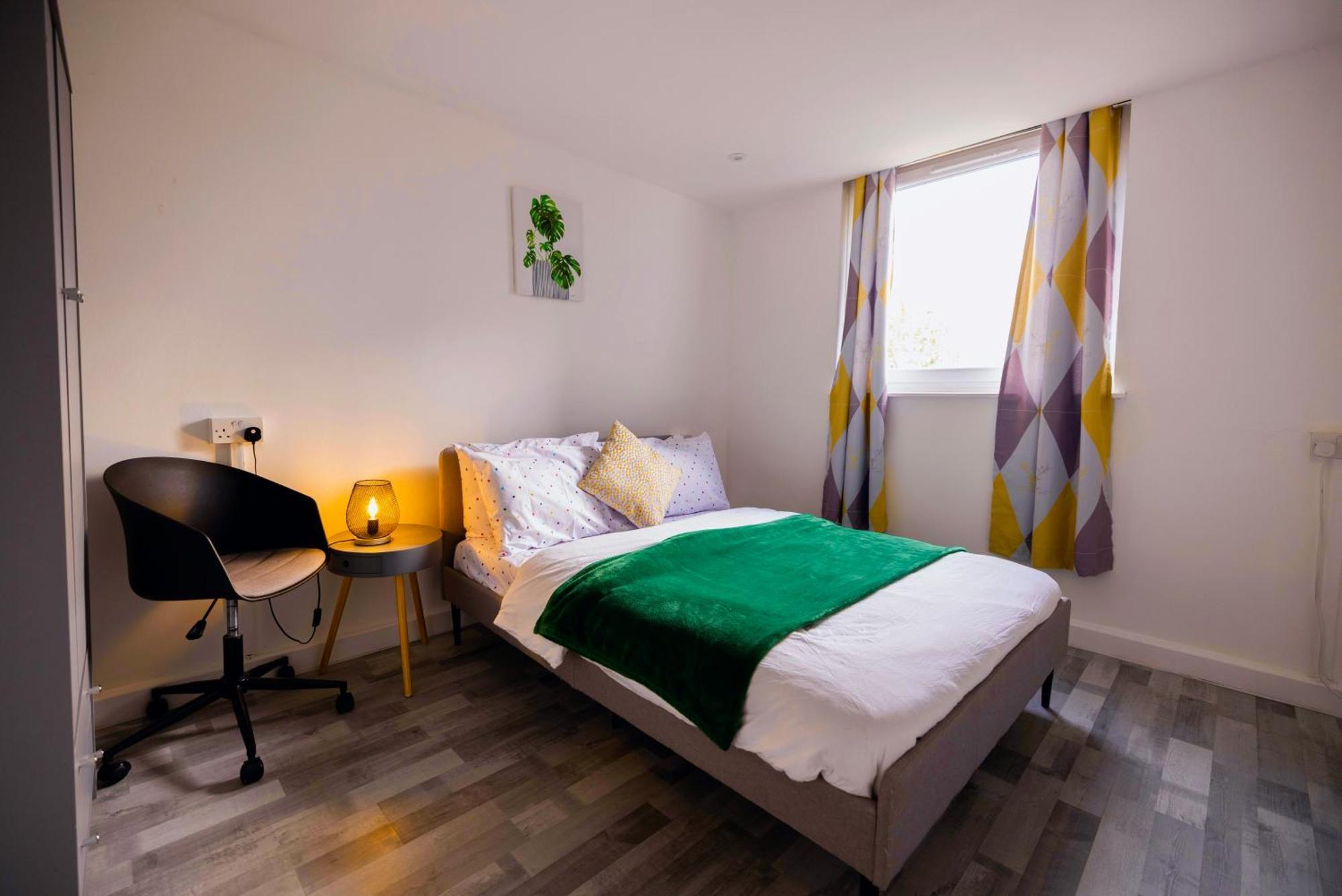2 Bedrooms -Parking-Very Spacious-Wifi Londen Buitenkant foto
